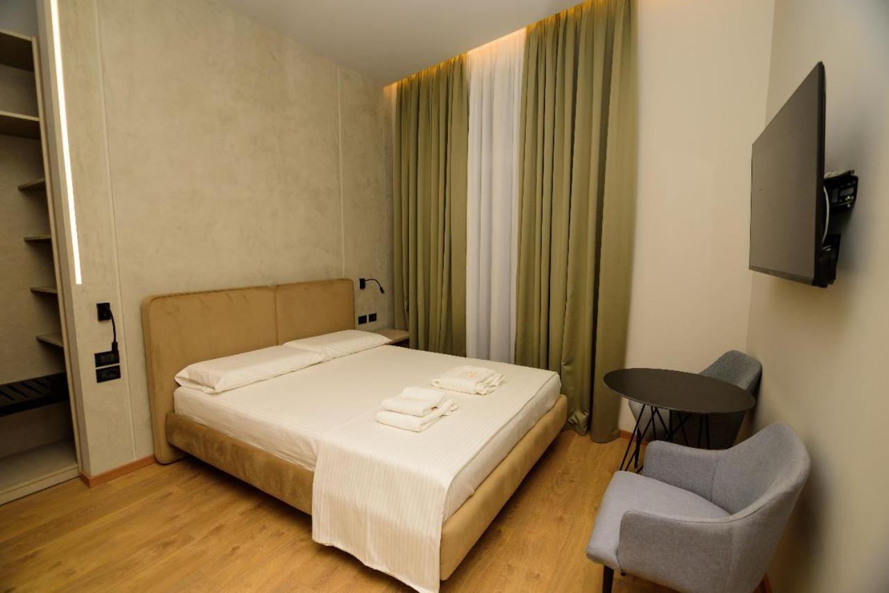 Hotel Zeneli Влёра Экстерьер фото