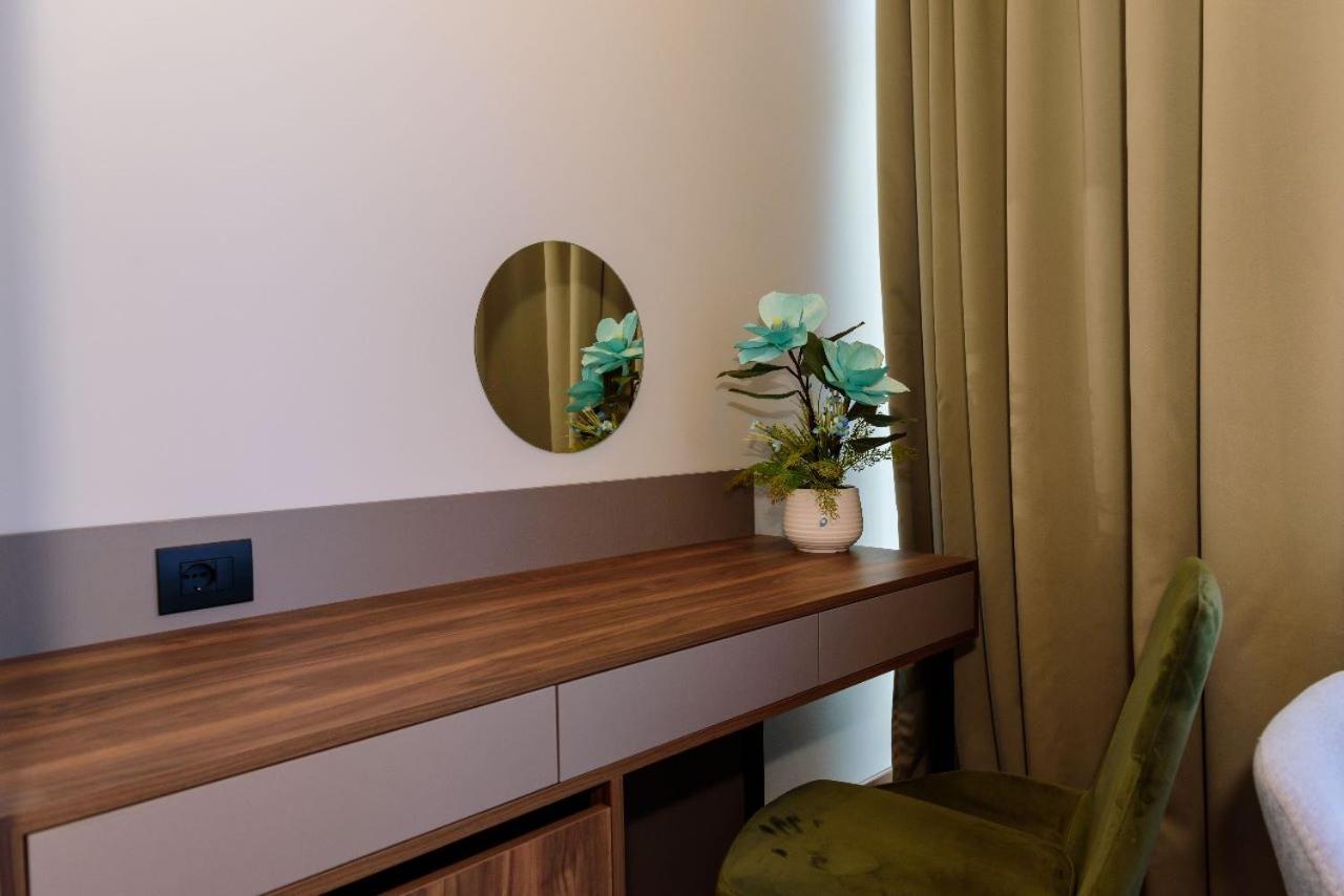 Hotel Zeneli Влёра Экстерьер фото